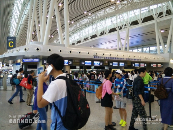 图:黄花机场“黄金周”旅客吞吐量突破40万人次